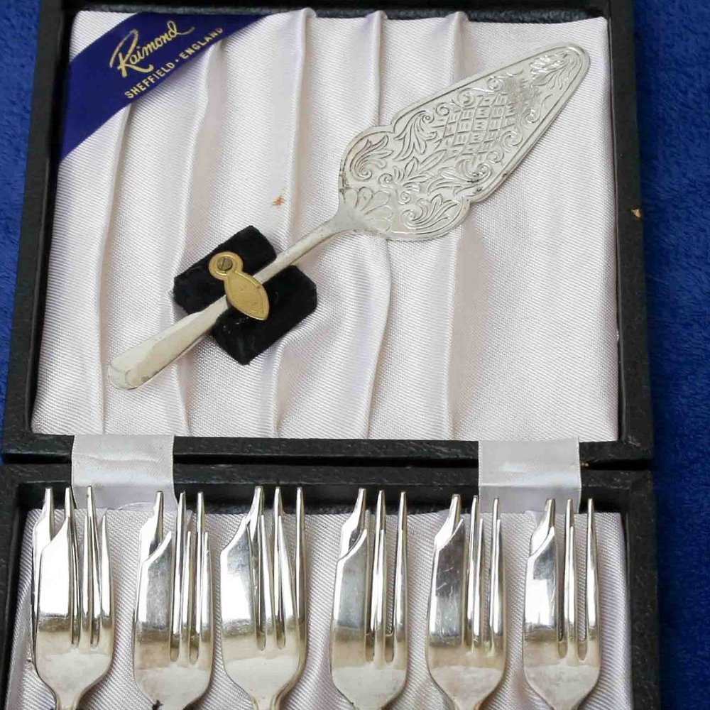 Vintage 12 Raimond Sheffield Silver Forks & Server